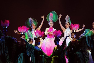 Nhà hát Ca múa nhạc dân tộc Bông Sen đón nhận kỷ lục Guinness