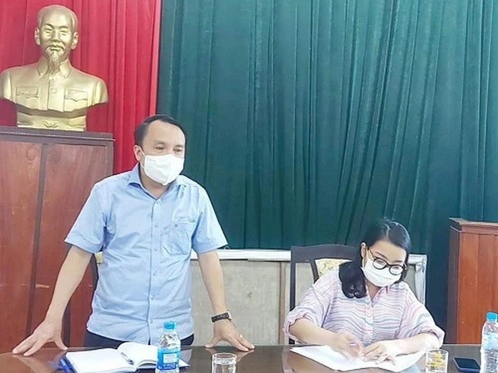 PGS.TS Dương Đình Chỉnh, Giám đốc Sở Y tế họp khẩn với Ban chỉ đạo phòng, chống dịch Covid-19 huyện Hưng Nguyên. PGS.TS Dương Đình Chỉnh, Giám đốc Sở Y tế họp khẩn với Ban chỉ đạo phòng, chống dịch Covid-19 huyện Hưng Nguyên.