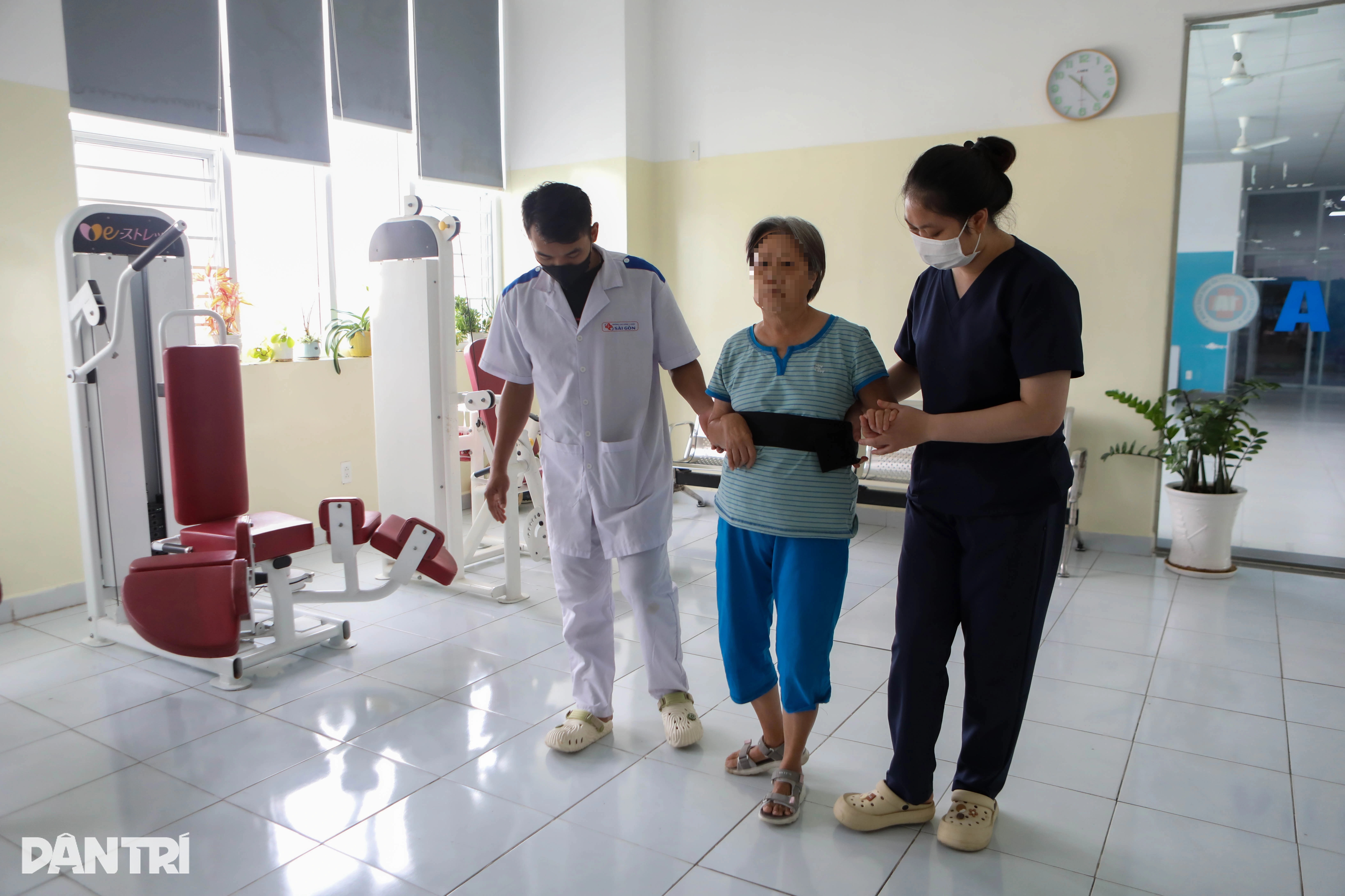 Tập đi, tập nói ở tuổi xế chiều - 3