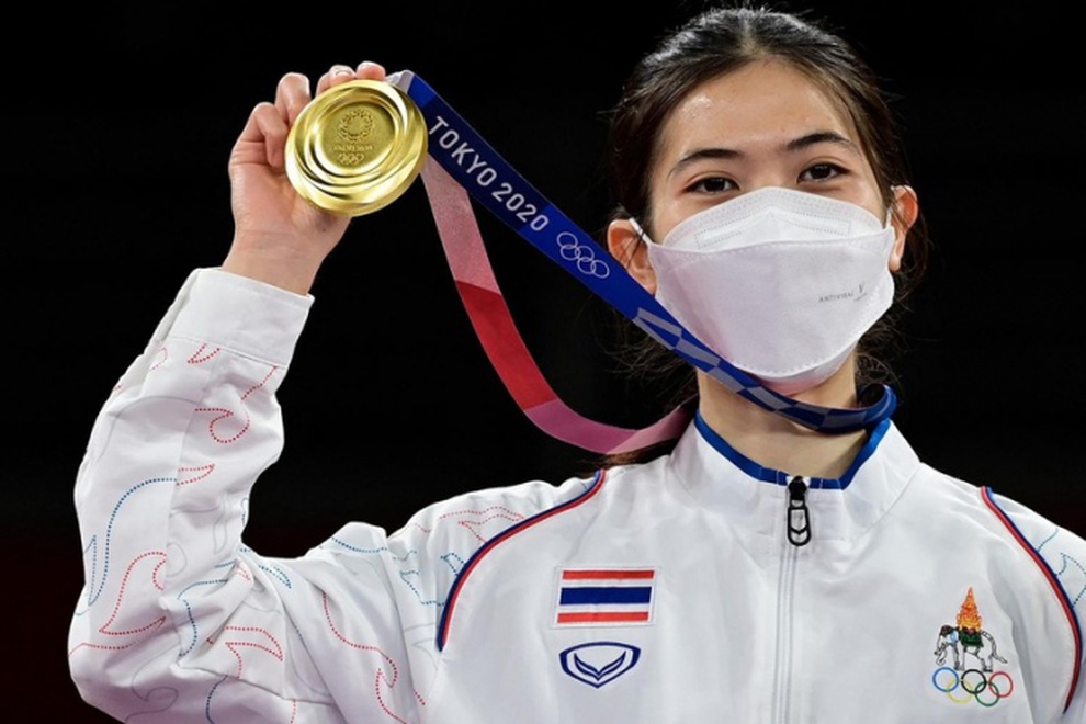 Nữ võ sĩ Thái Lan bơi trong tiền sau khi giành HCV Olympic 2020 - 3 Nữ võ sĩ Thái Lan bơi trong tiền sau khi giành HCV Olympic 2020 - 3