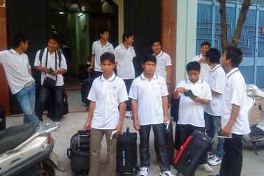 Xuất khẩu LĐ sang Malaysia: “Lỡ tay” ký sai hợp đồng