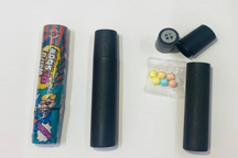 Ăn kẹo bán ở cổng trường, 10 học sinh lớp 4 nhập viện