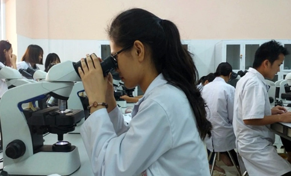 Hướng quản lý viên chức theo vị trí việc làm, gắn với đổi mới đánh giá - 1 Hướng quản lý viên chức theo vị trí việc làm, gắn với đổi mới đánh giá - 1