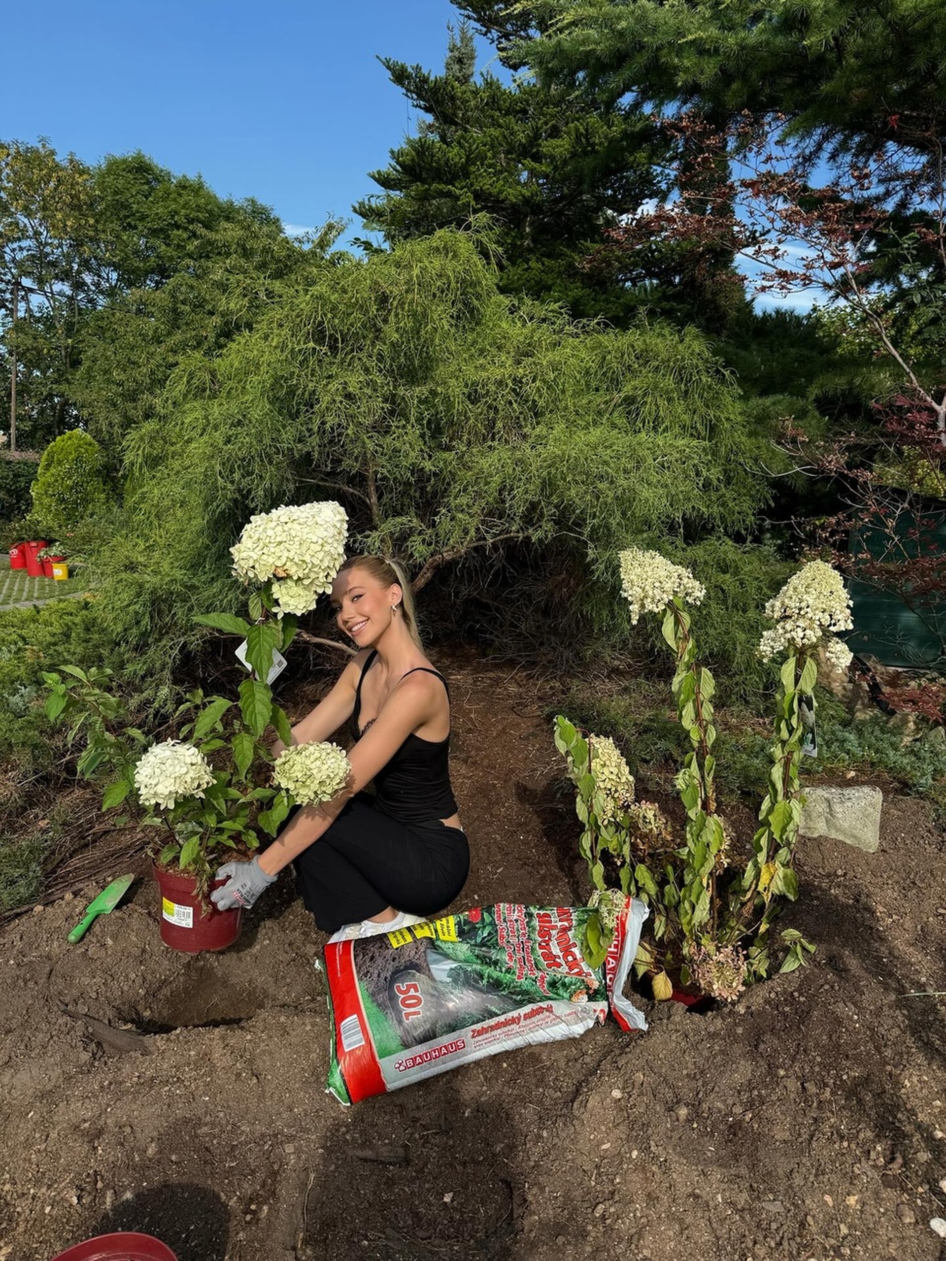 The sexy figure of the Sắc vóc gợi cảm của “búp bê tóc vàng” vừa đăng quang Hoa hậu Trái đất - 6