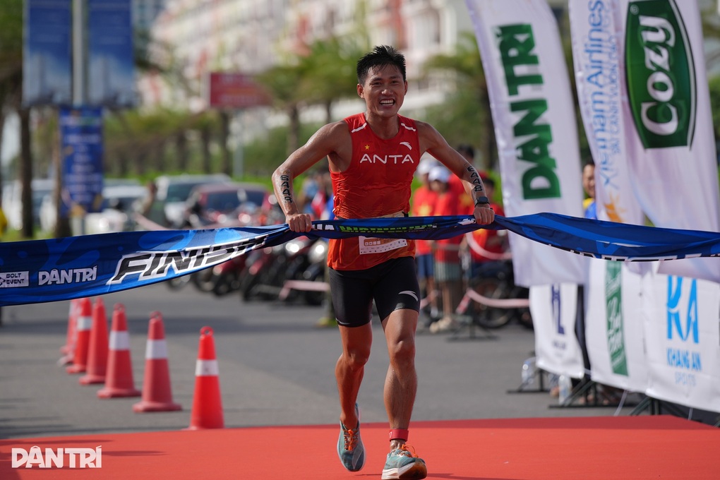 Les champions des Aqua Warriors Quang Tri changent avec confiance la couleur de la médaille des SEA Games - 2 Nhà vô địch Aqua Warriors Quảng Trị tự tin đổi màu huy chương SEA Games - 2