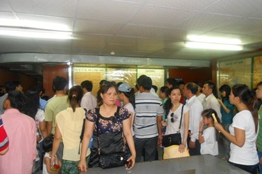 Du khách đổ về Dinh Độc lập dịp 30/4