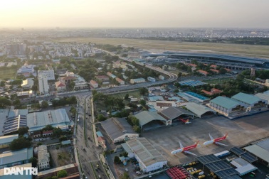 Điều chỉnh giao thông trước sân bay Tân Sơn Nhất