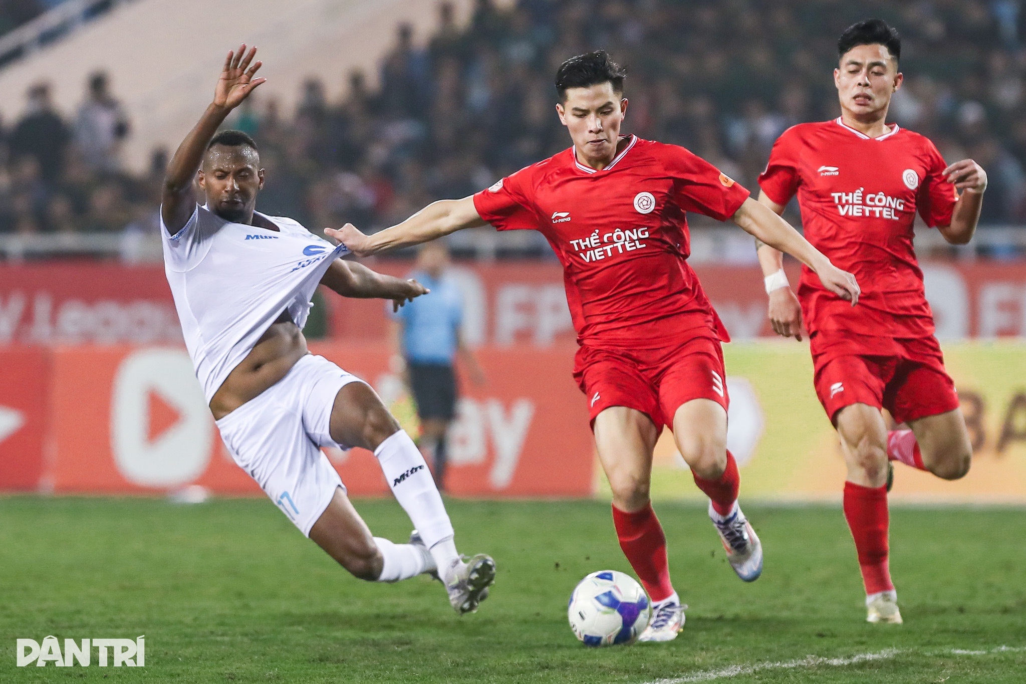 View - Đánh bại Thể Công Viettel, CLB Nam Định bứt tốc ở ngôi đầu V-League | Báo Dân trí