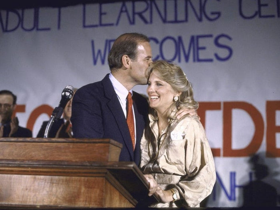 Chân dung người vợ mà ông Biden từng 5 lần cầu hôn - 7 Chân dung người vợ mà ông Biden từng 5 lần cầu hôn - 7