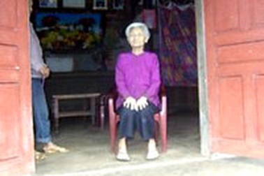 Cụ bà 108 tuổi vẫn nấu cơm, quét nhà