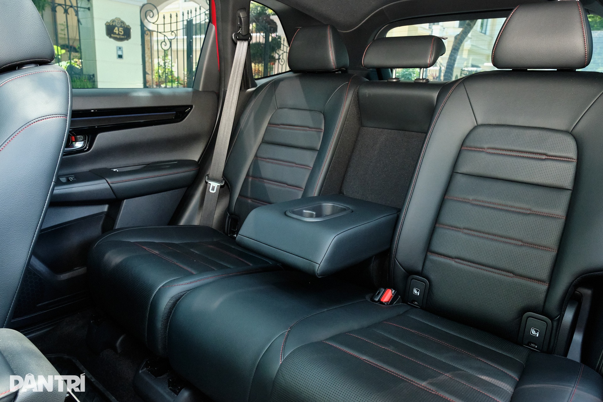Honda CR-V e:HEV giá 1,25 tỷ đồng, ai sẽ lựa chọn? - 11