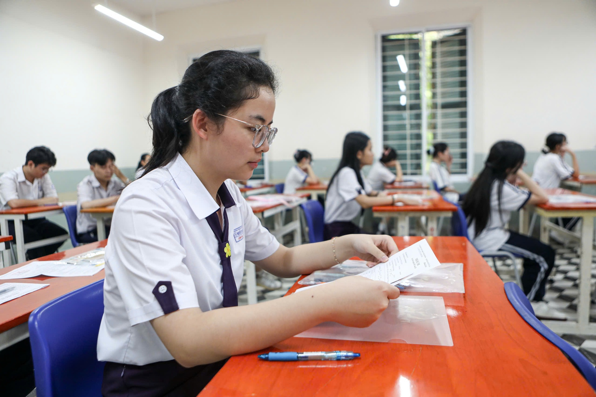 Hơn 1,1 triệu thí sinh bước vào thi tốt nghiệp THPT 2025 với môn ngữ văn - 4 Hơn 1,1 triệu thí sinh bước vào thi tốt nghiệp THPT 2025 với môn ngữ văn - 4