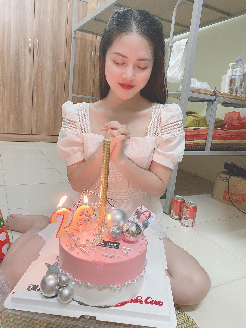 Sinh nhật đáng nhớ của nữ điều dưỡng xinh xắn ở tâm dịch Bắc Giang - 2 Sinh nhật đáng nhớ của nữ điều dưỡng xinh xắn ở tâm dịch Bắc Giang - 2