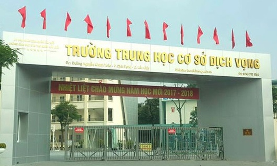 Phụ huynh dương tính SARS-CoV-2, 50 học sinh THCS Dịch Vọng cách ly tại nhà - 1 Phụ huynh dương tính SARS-CoV-2, 50 học sinh THCS Dịch Vọng cách ly tại nhà - 1