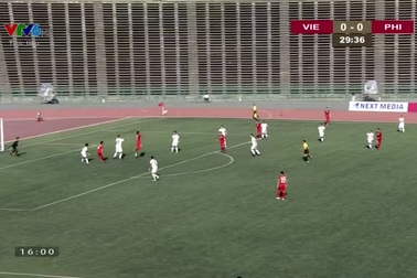 Đức Nam đánh đầu vọt xà U22 Philippines ở phút 30