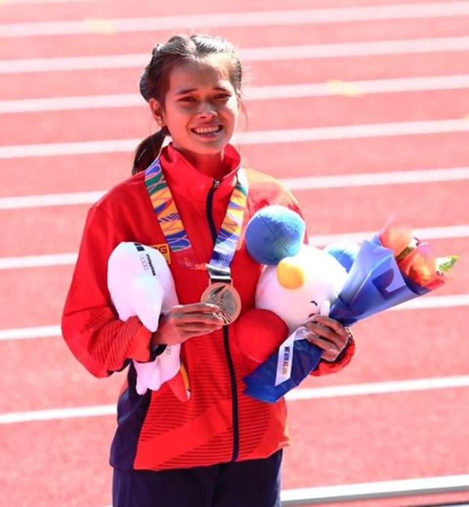 Thưởng nóng 100 triệu đồng cho nữ sinh ĐH Quy Nhơn thi đấu hết mình tại SEA Games 30 - 1 Thưởng nóng 100 triệu đồng cho nữ sinh ĐH Quy Nhơn thi đấu hết mình tại SEA Games 30 - 1