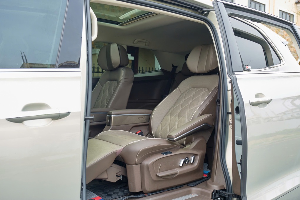 Trải nghiệm Volkswagen Viloran: Khi mọi thiết kế đều hướng tới sự hưởng thụ - 4 Trải nghiệm Volkswagen Viloran: Khi mọi thiết kế đều hướng tới sự hưởng thụ - 4