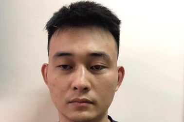 Hà Nội: Tranh thủ sờ đùi bạn gái cũ, gã đầu bếp nhận kết cục đau lòng