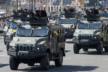 Ukraine phô diễn dàn khí tài tại lễ duyệt binh lớn nhất trong lịch sử