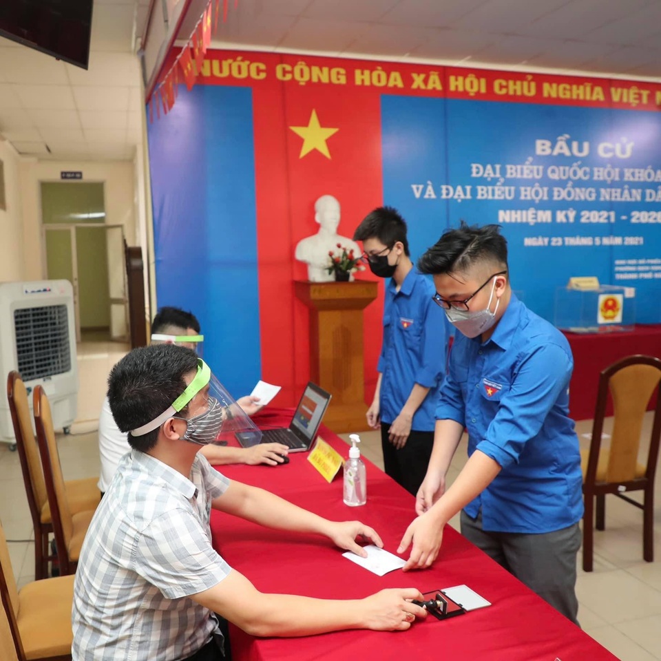 Sinh viên Báo chí chia sẻ niềm vui khi lần đầu đi bầu cử - 5 Sinh viên Báo chí chia sẻ niềm vui khi lần đầu đi bầu cử - 5