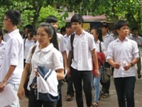 Đề thi môn Văn vào lớp 10 vừa sức