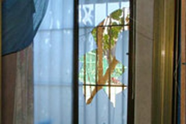 Bị đập nhà vì cung cấp tin “Quan xã đánh bạc"?