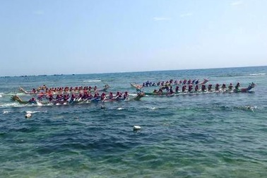 Ngư dân Lý Sơn đua thuyền tứ linh đầu năm