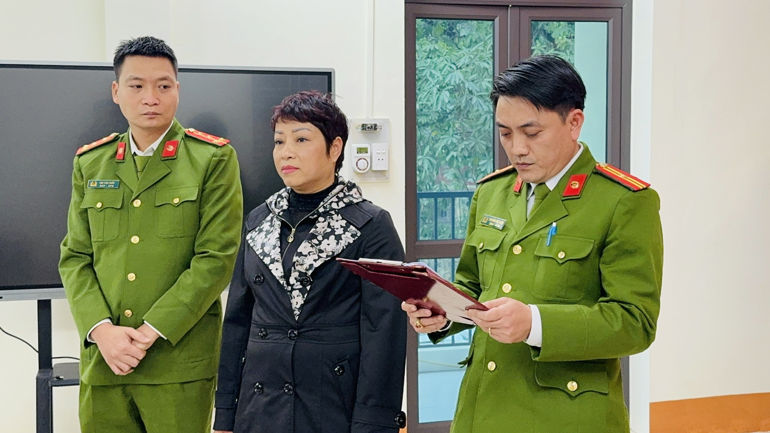 Urmărirea penală a unei femei pentru fraudă și însușire de 1,88 miliarde VND - 1 Khởi tố người phụ nữ lừa đảo chiếm đoạt 1,88 tỷ đồng - 1