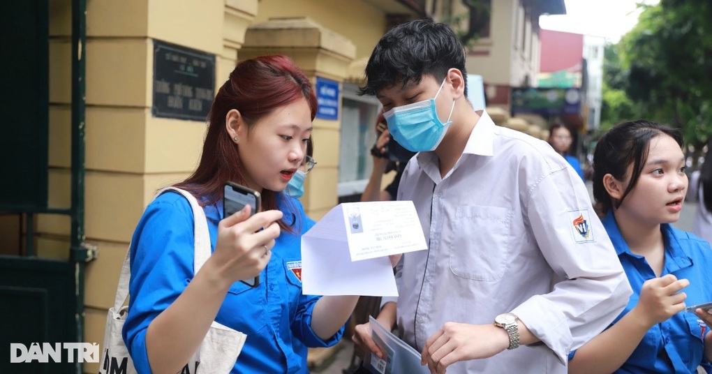 Câu hỏi sai trong đề sử tốt nghiệp THPT có ảnh hưởng tới kết quả chấm thi? - 2 Câu hỏi sai trong đề sử tốt nghiệp THPT có ảnh hưởng tới kết quả chấm thi? - 2