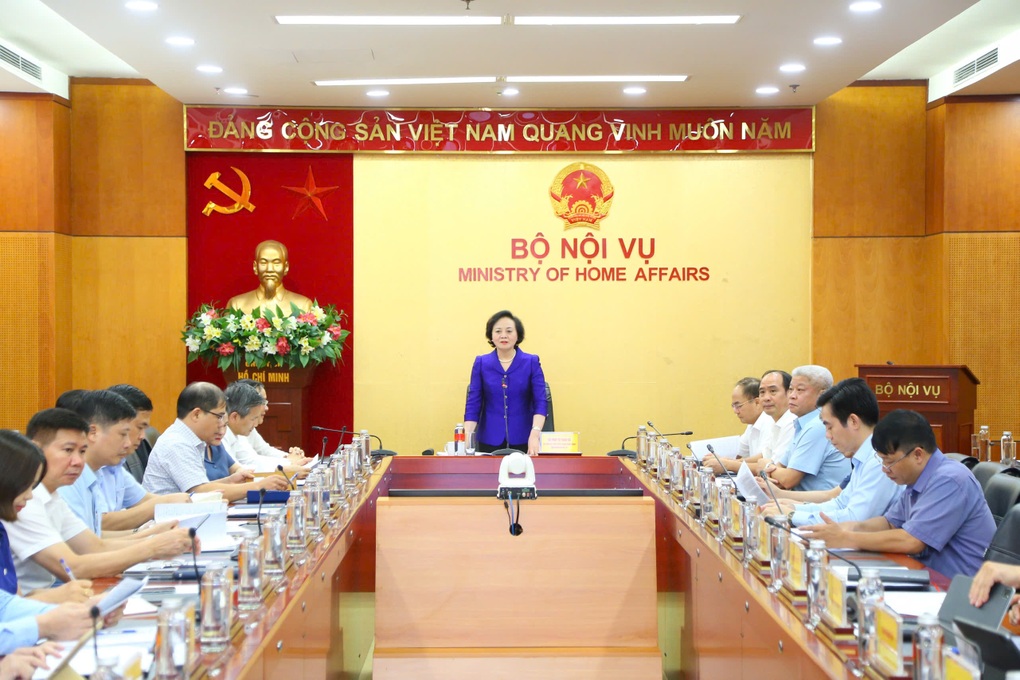 Báo cáo Bộ Chính trị nội dung cơ bản sau khi vận hành chính quyền mới - 1 Báo cáo Bộ Chính trị nội dung cơ bản sau khi vận hành chính quyền mới - 1