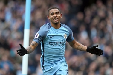 Đội hình tiêu biểu vòng 24 Premier League: “Báu vật” của Pep Guardiola