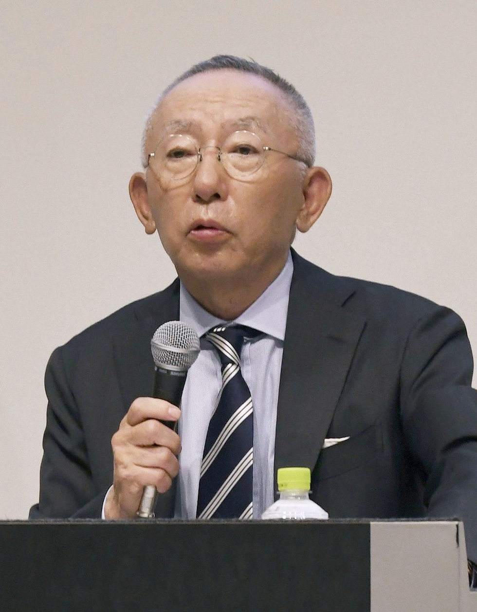 Hành trình khởi nghiệp 1 thắng 9 bại của tỷ phú giàu nhất Nhật Bản - 3 Hành trình khởi nghiệp 1 thắng 9 bại của tỷ phú giàu nhất Nhật Bản - 3