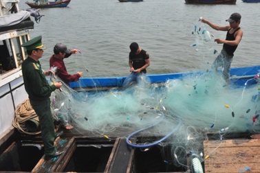 Ngư dân tố bị lực lượng có vũ trang nước ngoài cướp tài sản