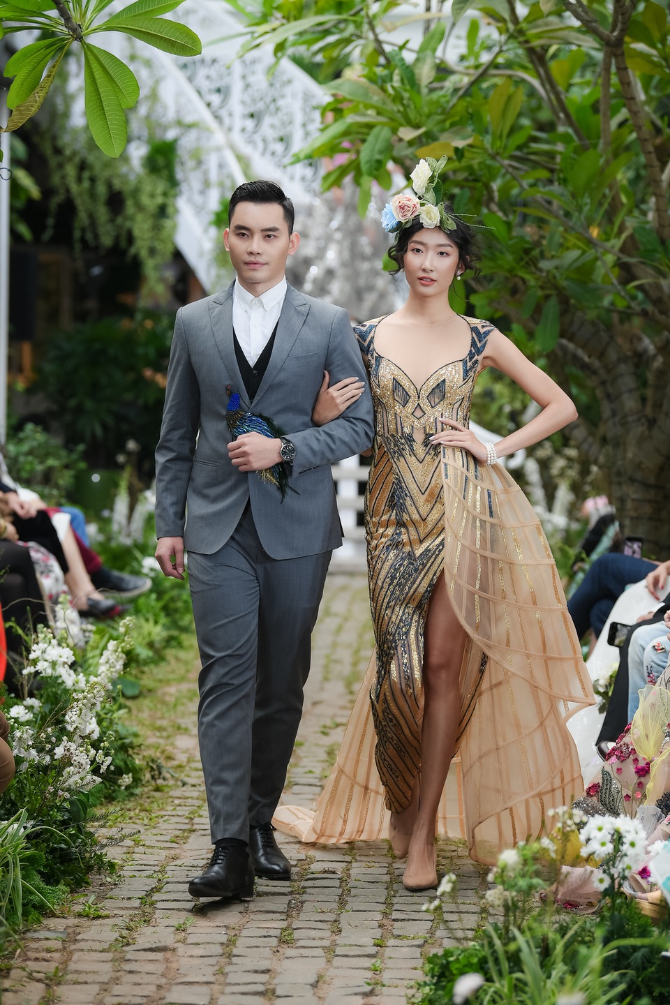 Lệ Quyên tình tứ sánh đôi bạn trai tin đồn Lâm Bảo Châu - 8