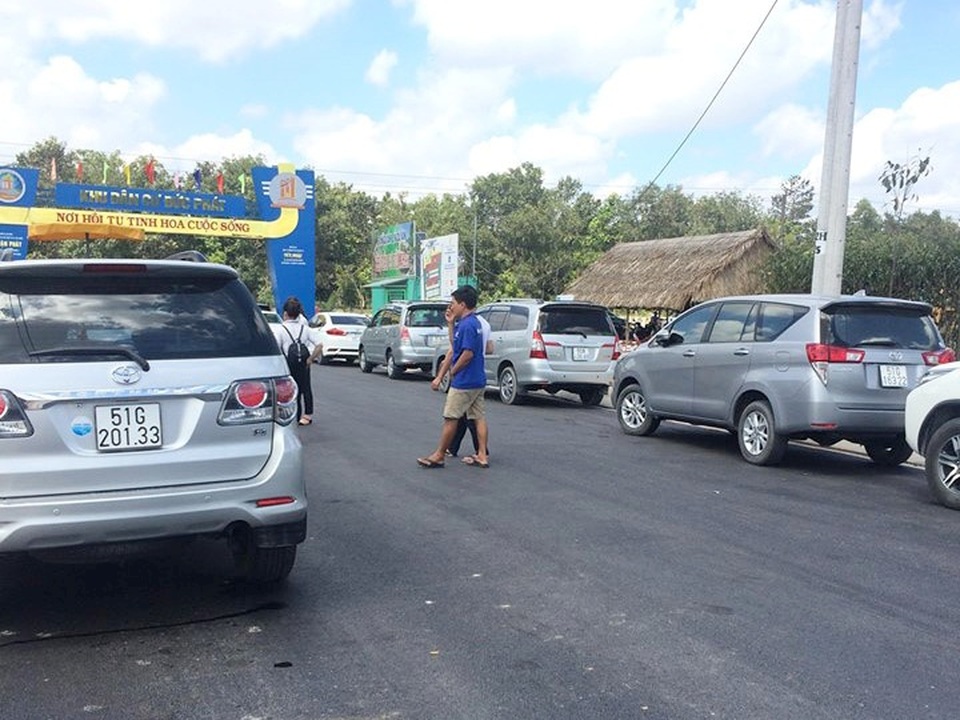 Muốn mua đất nền dưới 1 tỷ đồng phải đi cách TPHCM hơn 50 km - 1 Muốn mua đất nền dưới 1 tỷ đồng phải đi cách TPHCM hơn 50 km - 1