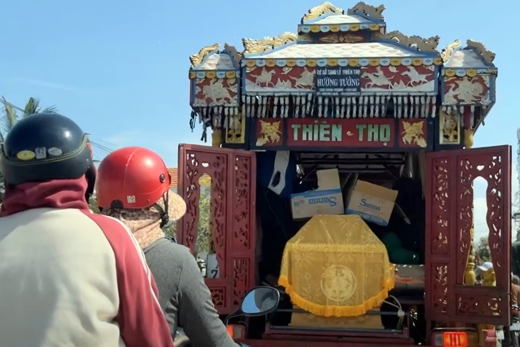 Vụ 3 người tử vong trong khách sạn ở Nha Trang: Người phụ nữ đang mang thai - 1 Vụ 3 người tử vong trong khách sạn ở Nha Trang: Người phụ nữ đang mang thai
