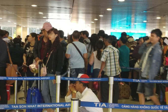 nghỉ lễ 30/4,tân sơn nhất,tân sơn nhất quá tải