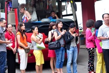 Đi du lịch Thái Lan: 17 du khách Việt Nam bị bỏ rơi, 2 hướng dẫn viên bị bắt giữ