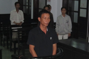 Vào tù vì vượt ẩu 