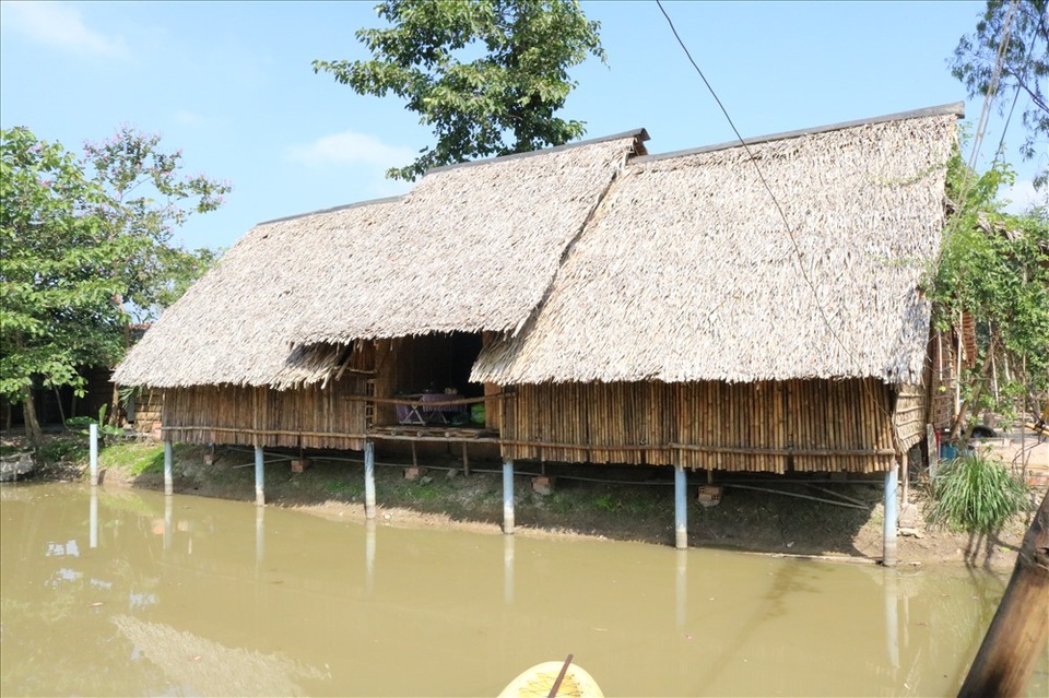 Độc đáo nhà tre bước ra từ hình học không gian của giáo viên Toán - 7 Độc đáo nhà tre bước ra từ hình học không gian của giáo viên Toán - 7