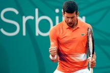 Novak Djokovic tiến vào bán kết Serbia Open 2022