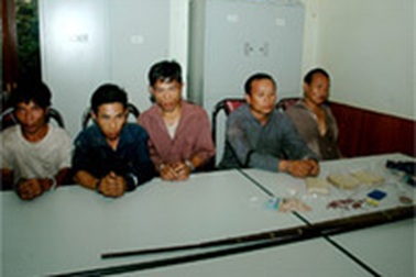 Bắt 5 đối tượng vận chuyển heroin xuyên quốc gia