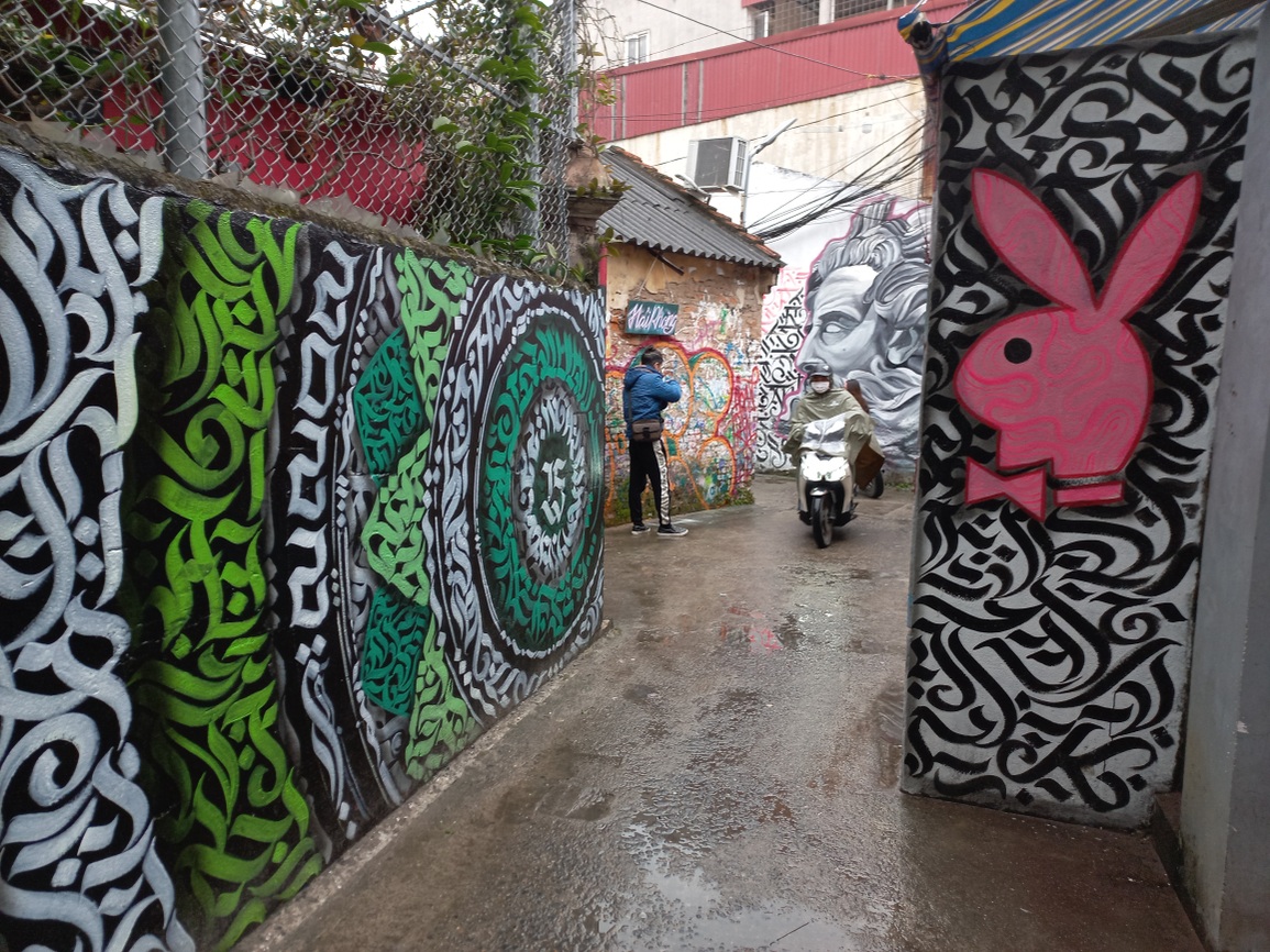 Thợ xăm hình bỏ tiền túi vẽ tranh, biến ngõ nhỏ thành điểm checkin cực chất - 15 Thợ xăm hình bỏ tiền túi vẽ tranh, biến ngõ nhỏ thành điểm checkin cực chất - 15