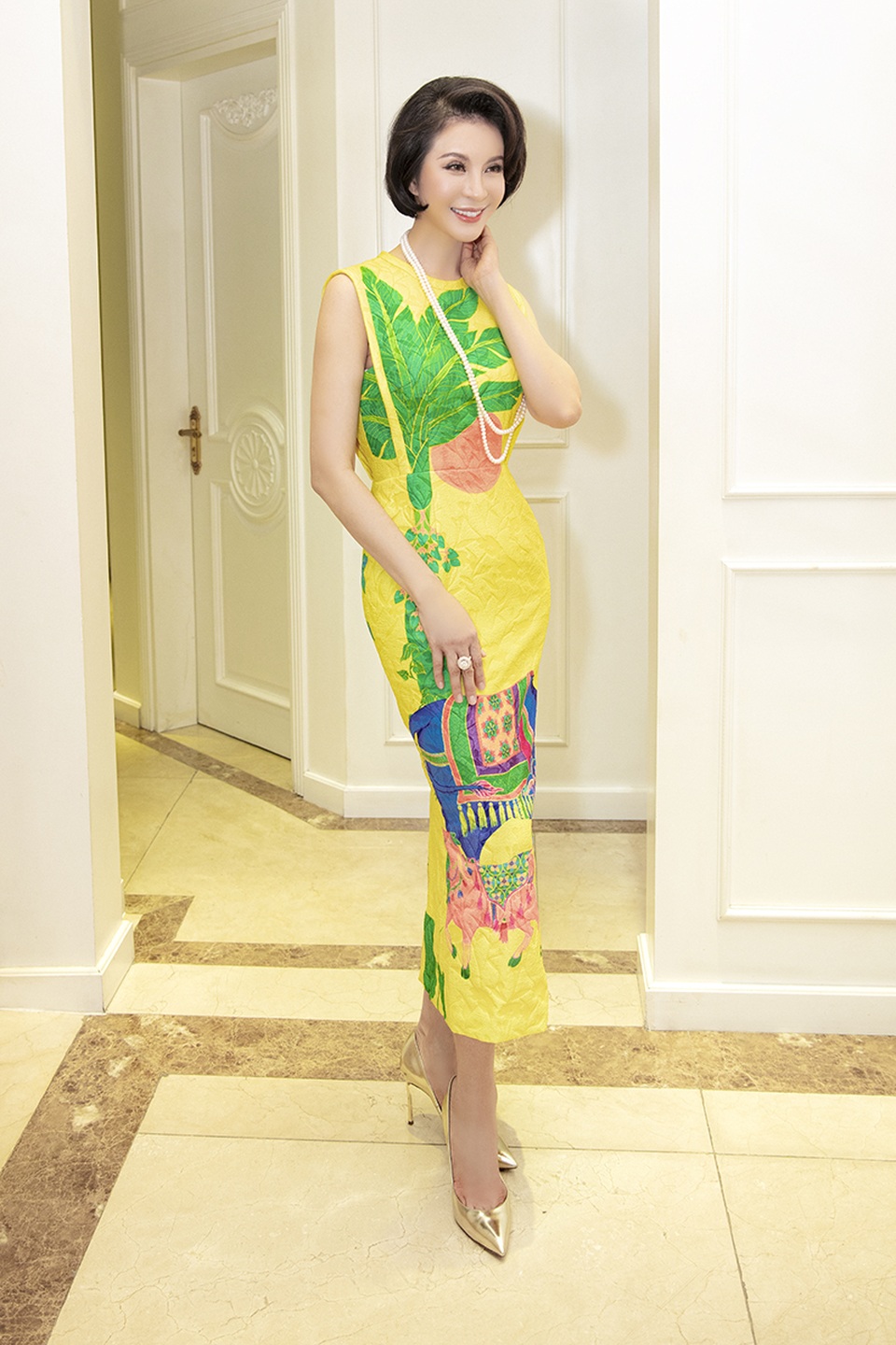 MC Thanh Mai khoe vòng eo con kiến - 3 MC Thanh Mai khoe vòng eo con kiến - 3