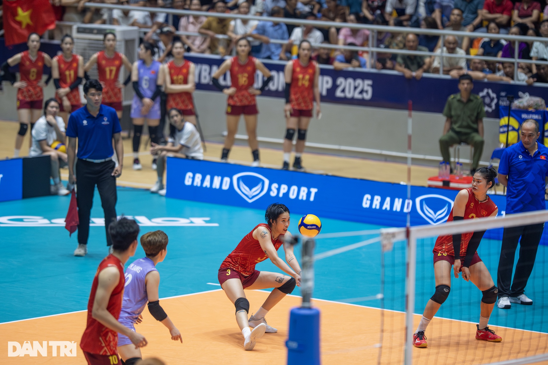 Thắng dễ Philippines, bóng chuyền nữ Việt Nam vô địch giải AVC Nations Cup - 8 Thắng dễ Philippines, bóng chuyền nữ Việt Nam vô địch giải AVC Nations Cup - 8