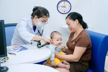 Việt Nam mở rộng tiêm vaccine phế cầu 20, não mô cầu từ 6 tuần tuổi