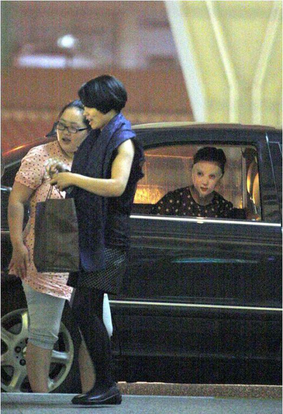 Phạm Băng Băng trở lại rầm rộ, sắp thoát lệnh cấm sóng - 4 Phạm Băng Băng trở lại rầm rộ, sắp thoát lệnh cấm sóng - 4