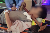 Ngã giàn công trình, nam thanh niên bị ống sắt đâm xuyên cổ kinh hoàng