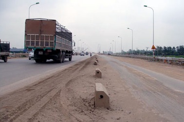 Những “cái bẫy” chết người trên đường Láng - Hòa Lạc