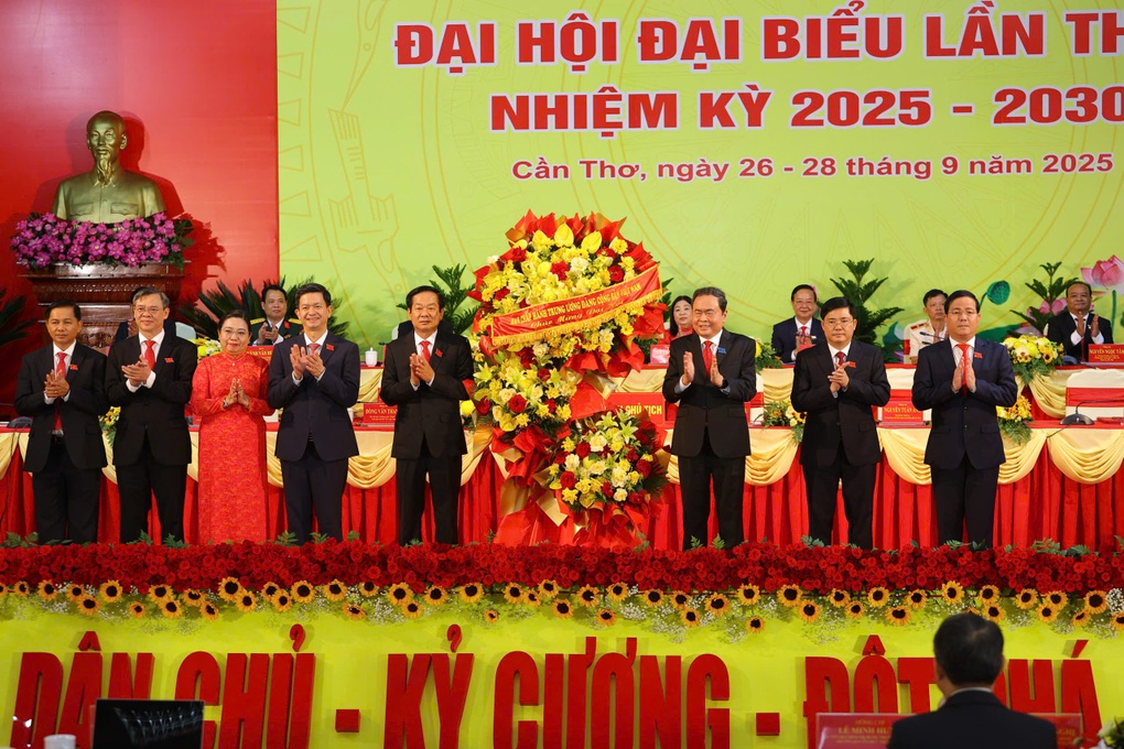 Cán bộ là cái gốc, phải chọn đúng người đúng việc, đủ đức đủ tài - 2 Cán bộ là cái gốc, phải chọn đúng người đúng việc, đủ đức đủ tài - 2